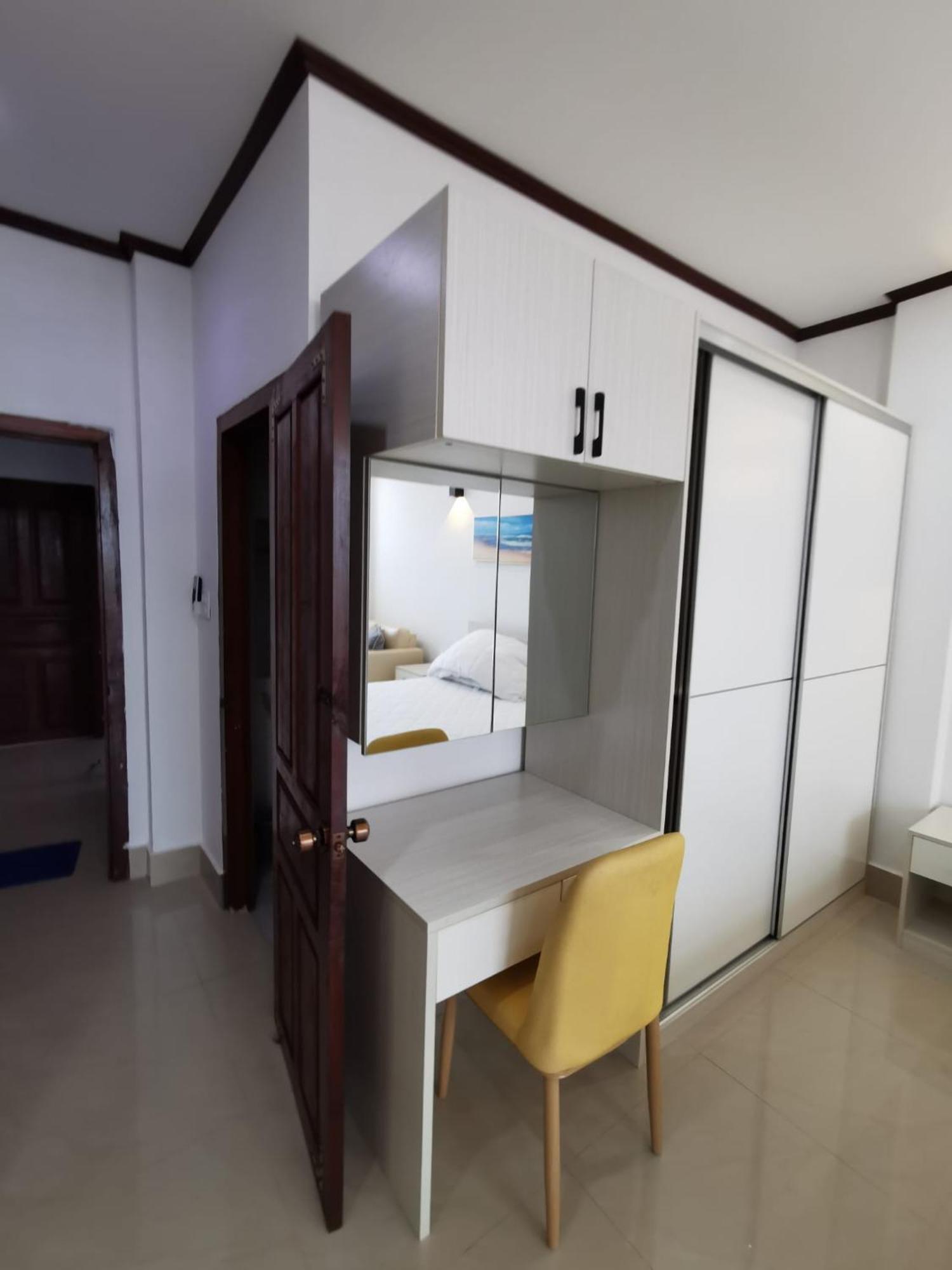 Artist Golden Loft Paris - Vientiane Homestay Duplex Triplex ภายนอก รูปภาพ
